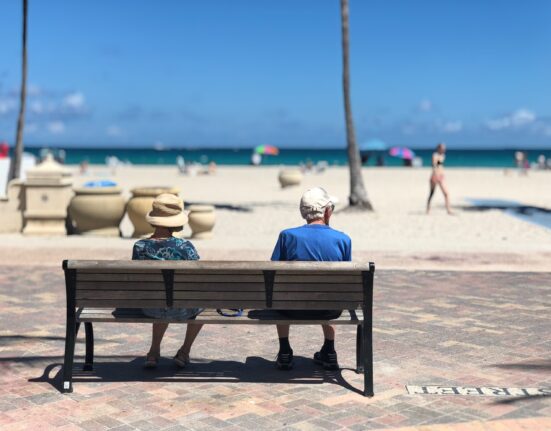 Old-Couple-on-the-beach-expats-in-mexico